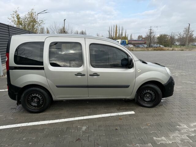 Серый Рено Кенгу, объемом двигателя 1.5 л и пробегом 220 тыс. км за 5999 $, фото 3 на Automoto.ua