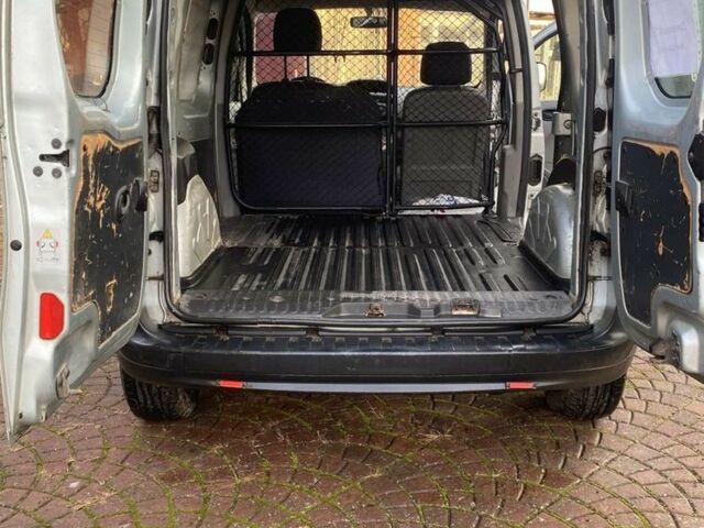 Сірий Рено Кєнгу, об'ємом двигуна 1.5 л та пробігом 312 тис. км за 5555 $, фото 2 на Automoto.ua