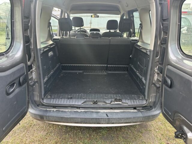 Серый Рено Кенгу, объемом двигателя 1.5 л и пробегом 214 тыс. км за 9900 $, фото 12 на Automoto.ua