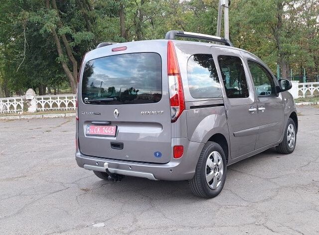 Сірий Рено Кєнгу, об'ємом двигуна 0 л та пробігом 154 тис. км за 12500 $, фото 5 на Automoto.ua