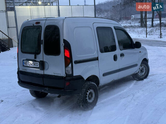 Серый Рено Кенгу, объемом двигателя 1.4 л и пробегом 555 тыс. км за 2000 $, фото 4 на Automoto.ua