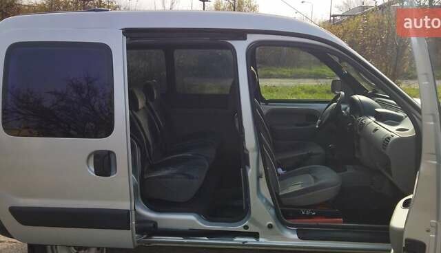 Серый Рено Кенгу, объемом двигателя 1.15 л и пробегом 197 тыс. км за 3000 $, фото 13 на Automoto.ua