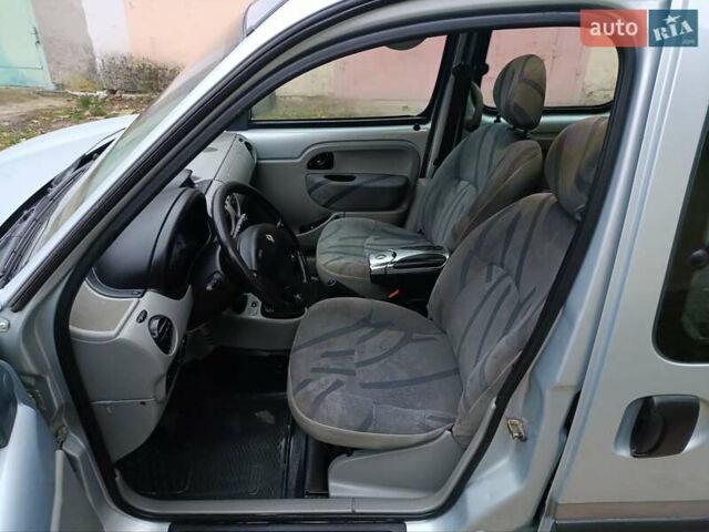 Серый Рено Кенгу, объемом двигателя 1.5 л и пробегом 246 тыс. км за 3350 $, фото 15 на Automoto.ua