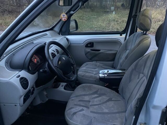 Серый Рено Кенгу, объемом двигателя 1.5 л и пробегом 250 тыс. км за 1900 $, фото 10 на Automoto.ua