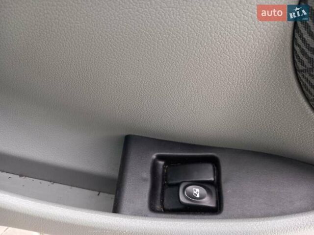 Серый Рено Кенгу, объемом двигателя 1.2 л и пробегом 207 тыс. км за 4700 $, фото 19 на Automoto.ua