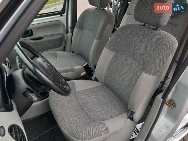 Серый Рено Кенгу, объемом двигателя 1.2 л и пробегом 207 тыс. км за 4700 $, фото 37 на Automoto.ua