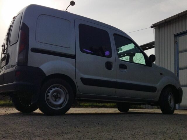 Серый Рено Кенгу, объемом двигателя 1 л и пробегом 197 тыс. км за 3000 $, фото 3 на Automoto.ua