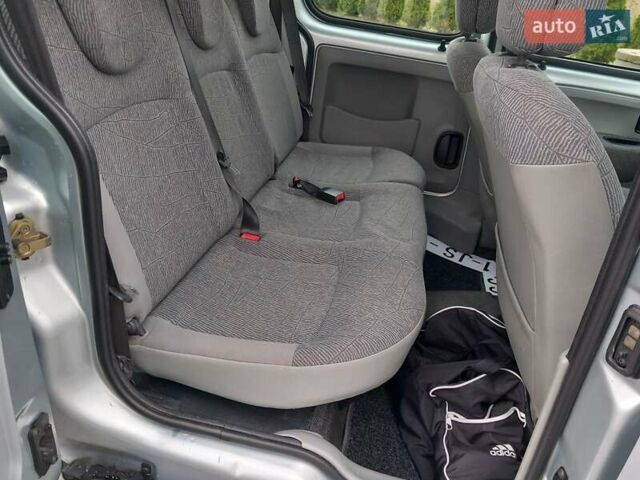 Серый Рено Кенгу, объемом двигателя 1.2 л и пробегом 207 тыс. км за 4700 $, фото 20 на Automoto.ua