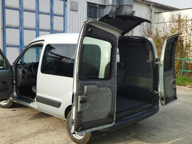 Серый Рено Кенгу, объемом двигателя 1 л и пробегом 197 тыс. км за 3000 $, фото 8 на Automoto.ua