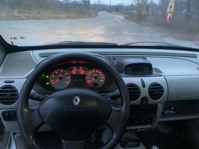 Серый Рено Кенгу, объемом двигателя 1.5 л и пробегом 250 тыс. км за 1900 $, фото 12 на Automoto.ua