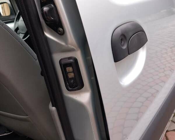 Серый Рено Кенгу, объемом двигателя 1.2 л и пробегом 207 тыс. км за 4700 $, фото 119 на Automoto.ua