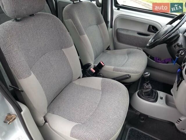 Серый Рено Кенгу, объемом двигателя 1.2 л и пробегом 207 тыс. км за 4700 $, фото 21 на Automoto.ua