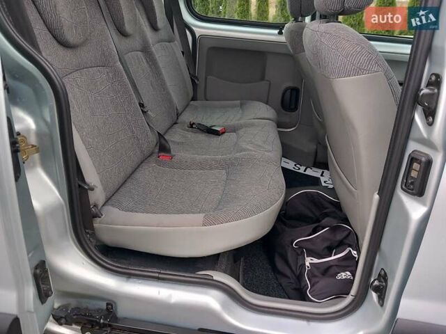 Серый Рено Кенгу, объемом двигателя 1.2 л и пробегом 207 тыс. км за 4700 $, фото 23 на Automoto.ua