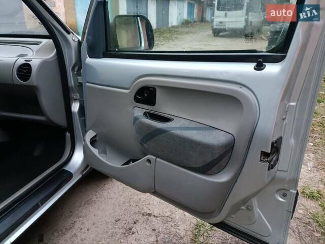 Серый Рено Кенгу, объемом двигателя 1.5 л и пробегом 246 тыс. км за 3350 $, фото 22 на Automoto.ua