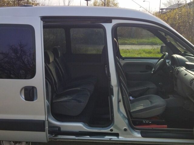 Серый Рено Кенгу, объемом двигателя 1 л и пробегом 197 тыс. км за 3000 $, фото 4 на Automoto.ua