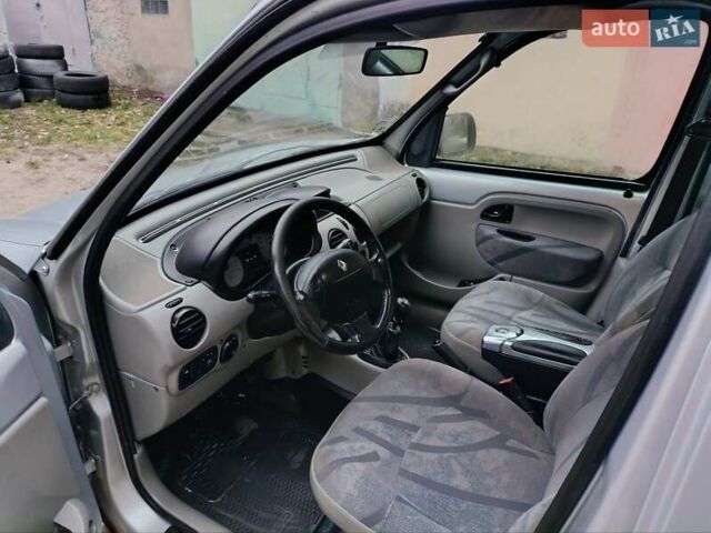 Серый Рено Кенгу, объемом двигателя 1.5 л и пробегом 246 тыс. км за 3350 $, фото 16 на Automoto.ua