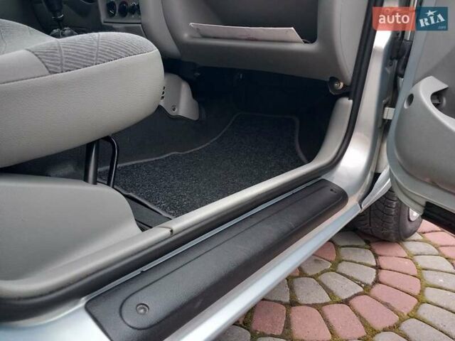 Серый Рено Кенгу, объемом двигателя 1.2 л и пробегом 207 тыс. км за 4700 $, фото 600 на Automoto.ua