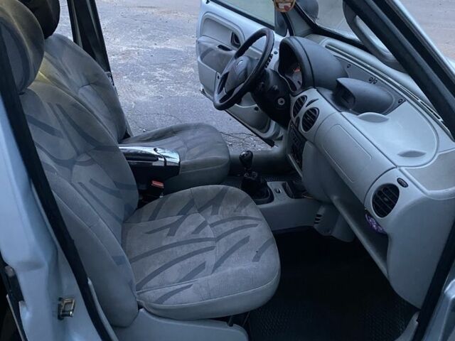 Серый Рено Кенгу, объемом двигателя 1.5 л и пробегом 250 тыс. км за 1900 $, фото 14 на Automoto.ua