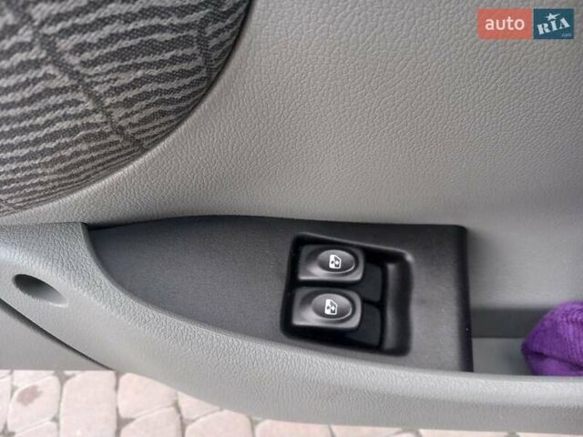 Серый Рено Кенгу, объемом двигателя 1.2 л и пробегом 207 тыс. км за 4700 $, фото 32 на Automoto.ua