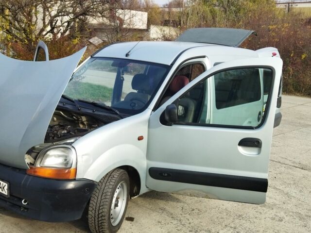 Серый Рено Кенгу, объемом двигателя 1 л и пробегом 197 тыс. км за 3000 $, фото 11 на Automoto.ua