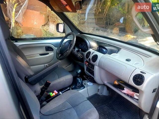 Серый Рено Кенгу, объемом двигателя 1.5 л и пробегом 500 тыс. км за 3200 $, фото 2 на Automoto.ua