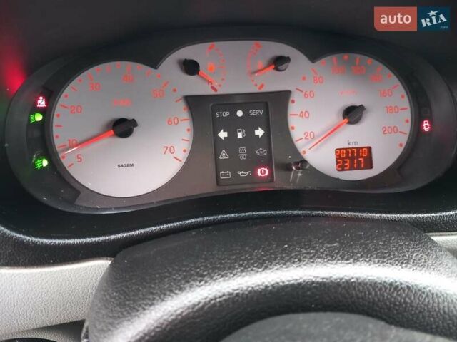 Серый Рено Кенгу, объемом двигателя 1.2 л и пробегом 207 тыс. км за 4700 $, фото 29 на Automoto.ua