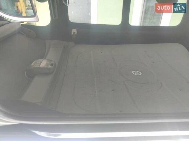 Рено Кенгу 2003 в Киеве на Automoto.ua Серый Рено Кенгу, объемом двигателя 1.9 л и пробегом 313 тыс. км за 4100 $, фото 9 на Automoto.ua