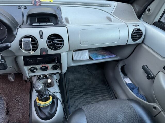 Серый Рено Кенгу, объемом двигателя 1.9 л и пробегом 200 тыс. км за 2200 $, фото 6 на Automoto.ua