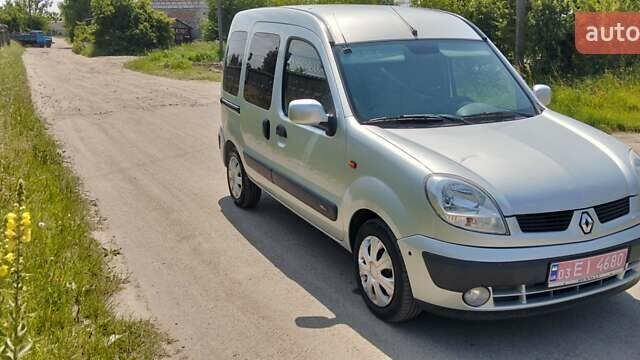 Серый Рено Кенгу, объемом двигателя 1.6 л и пробегом 191 тыс. км за 5200 $, фото 1 на Automoto.ua