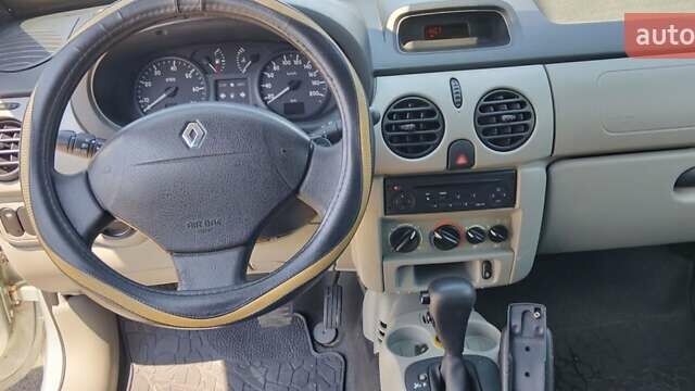 Серый Рено Кенгу, объемом двигателя 1.6 л и пробегом 191 тыс. км за 5200 $, фото 8 на Automoto.ua