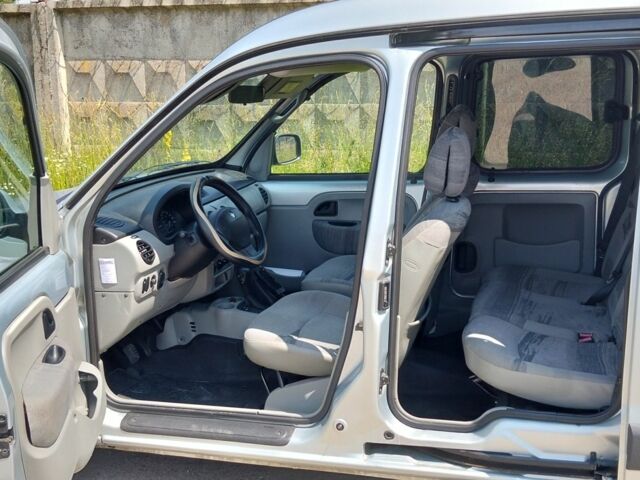 Рено Кенгу 2003 в Ковель на Automoto.ua Серый Рено Кенгу, объемом двигателя 0 л и пробегом 191 тыс. км за 5200 $, фото 4 на Automoto.ua