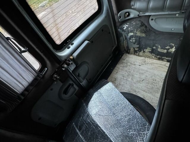 Серый Рено Кенгу, объемом двигателя 1.9 л и пробегом 200 тыс. км за 2200 $, фото 9 на Automoto.ua