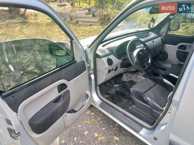 Серый Рено Кенгу, объемом двигателя 1.5 л и пробегом 306 тыс. км за 2700 $, фото 2 на Automoto.ua