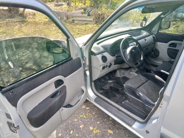 Серый Рено Кенгу, объемом двигателя 1.5 л и пробегом 306 тыс. км за 2700 $, фото 6 на Automoto.ua