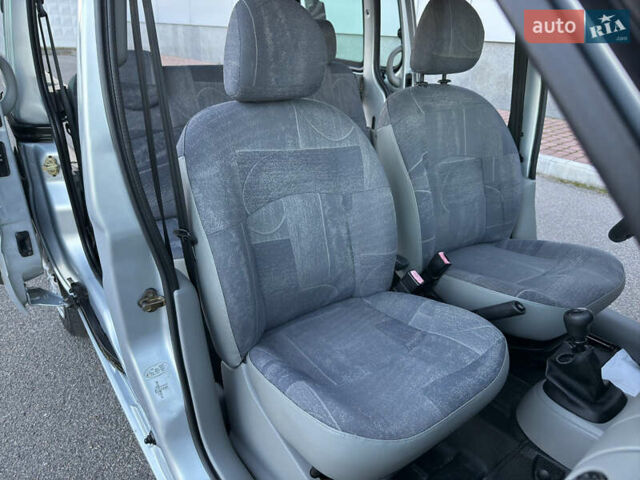 Сірий Рено Кєнгу, об'ємом двигуна 0 л та пробігом 229 тис. км за 4800 $, фото 80 на Automoto.ua