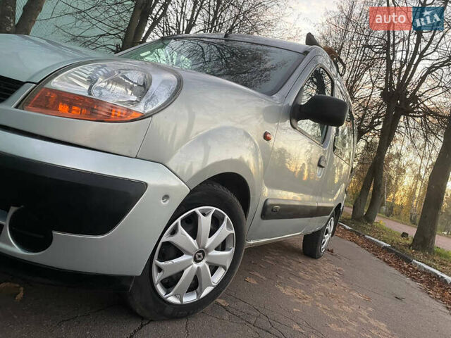 Серый Рено Кенгу, объемом двигателя 1.46 л и пробегом 289 тыс. км за 3999 $, фото 29 на Automoto.ua