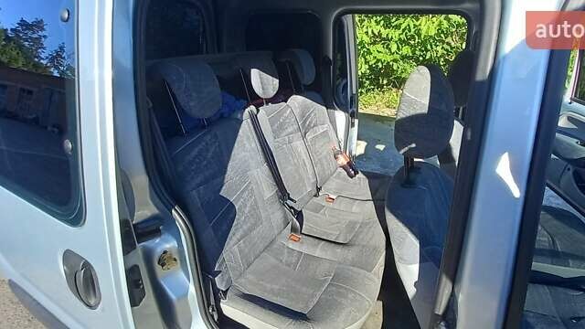 Серый Рено Кенгу, объемом двигателя 0 л и пробегом 182 тыс. км за 5450 $, фото 22 на Automoto.ua