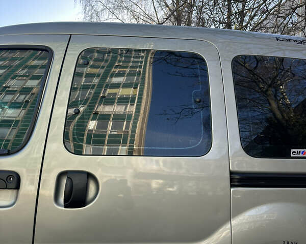 Сірий Рено Кєнгу, об'ємом двигуна 1.46 л та пробігом 384 тис. км за 3850 $, фото 24 на Automoto.ua