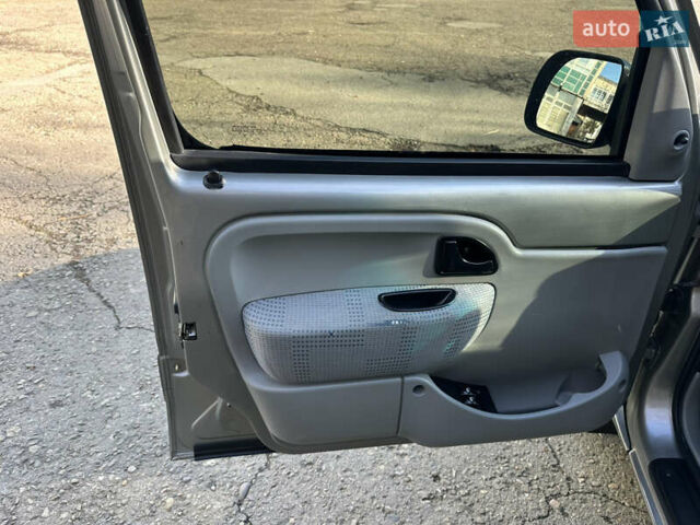 Сірий Рено Кєнгу, об'ємом двигуна 1.46 л та пробігом 384 тис. км за 3850 $, фото 42 на Automoto.ua