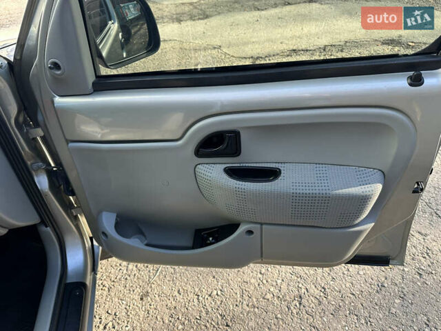 Сірий Рено Кєнгу, об'ємом двигуна 1.46 л та пробігом 384 тис. км за 3850 $, фото 67 на Automoto.ua