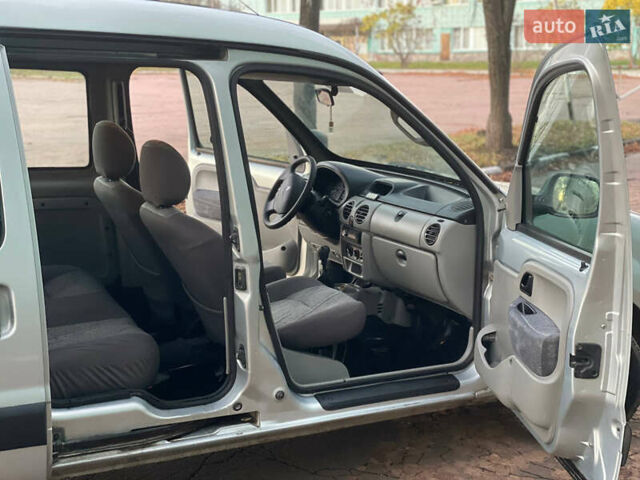 Серый Рено Кенгу, объемом двигателя 1.46 л и пробегом 289 тыс. км за 3999 $, фото 24 на Automoto.ua