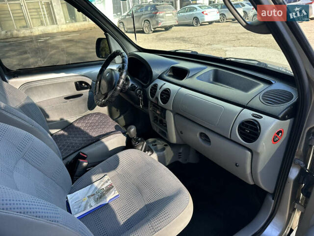 Сірий Рено Кєнгу, об'ємом двигуна 1.46 л та пробігом 384 тис. км за 3850 $, фото 66 на Automoto.ua