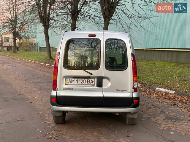Серый Рено Кенгу, объемом двигателя 1.46 л и пробегом 289 тыс. км за 3999 $, фото 9 на Automoto.ua