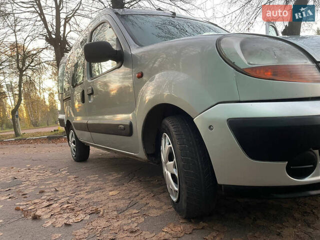 Серый Рено Кенгу, объемом двигателя 1.46 л и пробегом 289 тыс. км за 3999 $, фото 28 на Automoto.ua