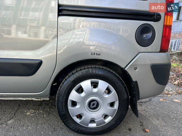 Сірий Рено Кєнгу, об'ємом двигуна 1.46 л та пробігом 384 тис. км за 3850 $, фото 26 на Automoto.ua