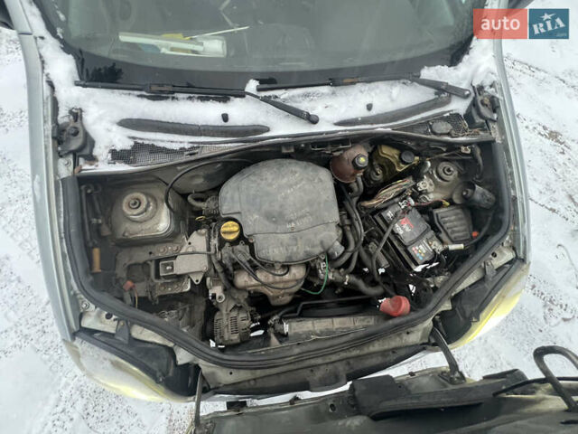 Сірий Рено Кєнгу, об'ємом двигуна 1.4 л та пробігом 333 тис. км за 2300 $, фото 13 на Automoto.ua