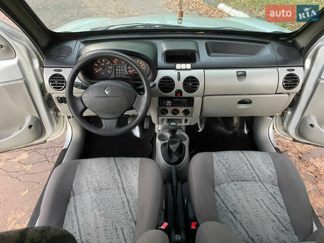 Серый Рено Кенгу, объемом двигателя 1.46 л и пробегом 289 тыс. км за 3999 $, фото 26 на Automoto.ua
