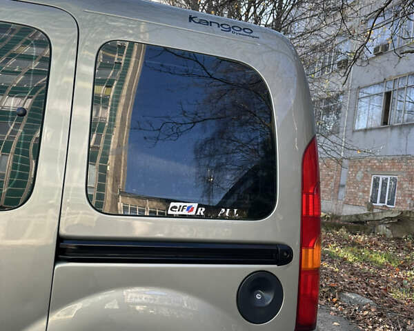 Сірий Рено Кєнгу, об'ємом двигуна 1.46 л та пробігом 384 тис. км за 3850 $, фото 25 на Automoto.ua