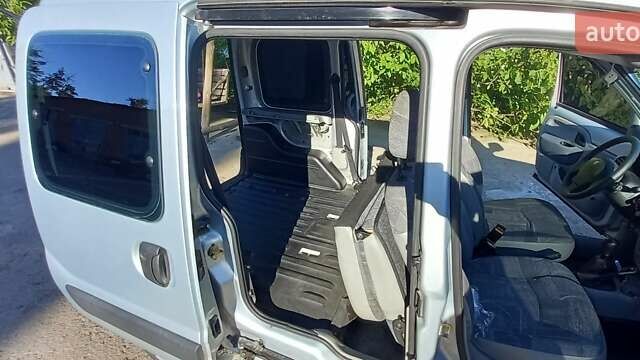 Серый Рено Кенгу, объемом двигателя 0 л и пробегом 182 тыс. км за 5450 $, фото 12 на Automoto.ua