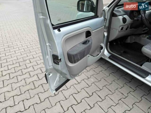 Сірий Рено Кєнгу, об'ємом двигуна 1.5 л та пробігом 275 тис. км за 3999 $, фото 21 на Automoto.ua